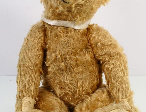 Early Steiff Bear sells for £2000